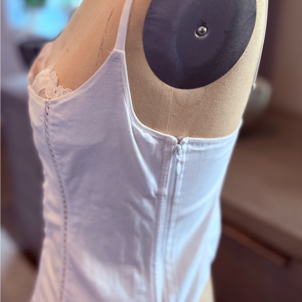 Victoria's Secret Satin Corset Lingerie in Cream - Picture 4 of 4